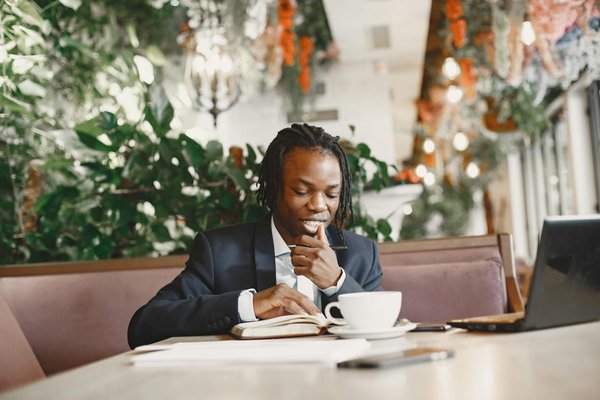 Les 10 Questions Incontournables en Entretien d'Embauche : Réponses & Astuces à Connaître